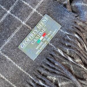 Geoffrey Beene Gray Cashme’ Scarf